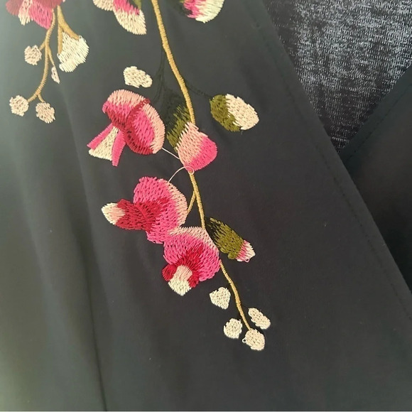 H.J.W Huang Jin Wu beautiful ruffled navy dress M with flower stitches thick! - Picture 5 of 10